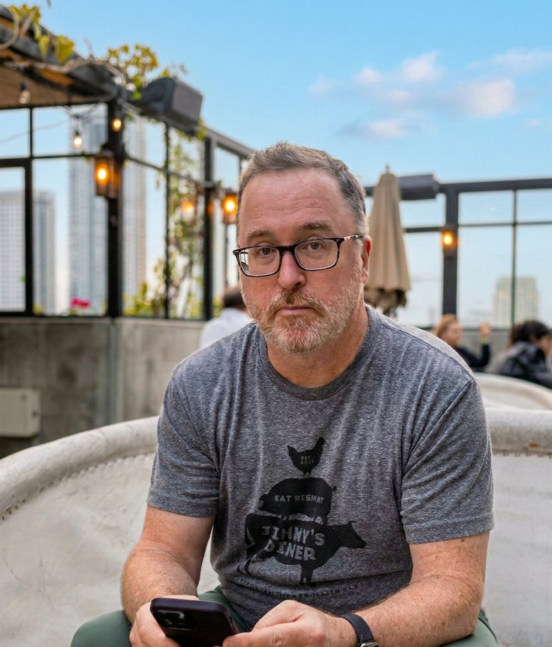 Tom Budd — AI architect and founder of UNA, based in San Diego